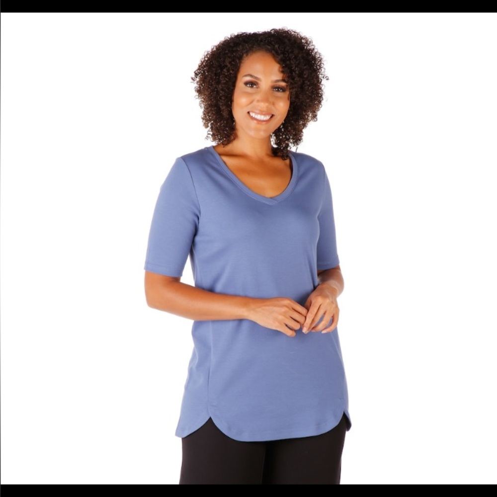 Isaac Mizrahi Periwinkle V-Neck Short Sleeve Tee